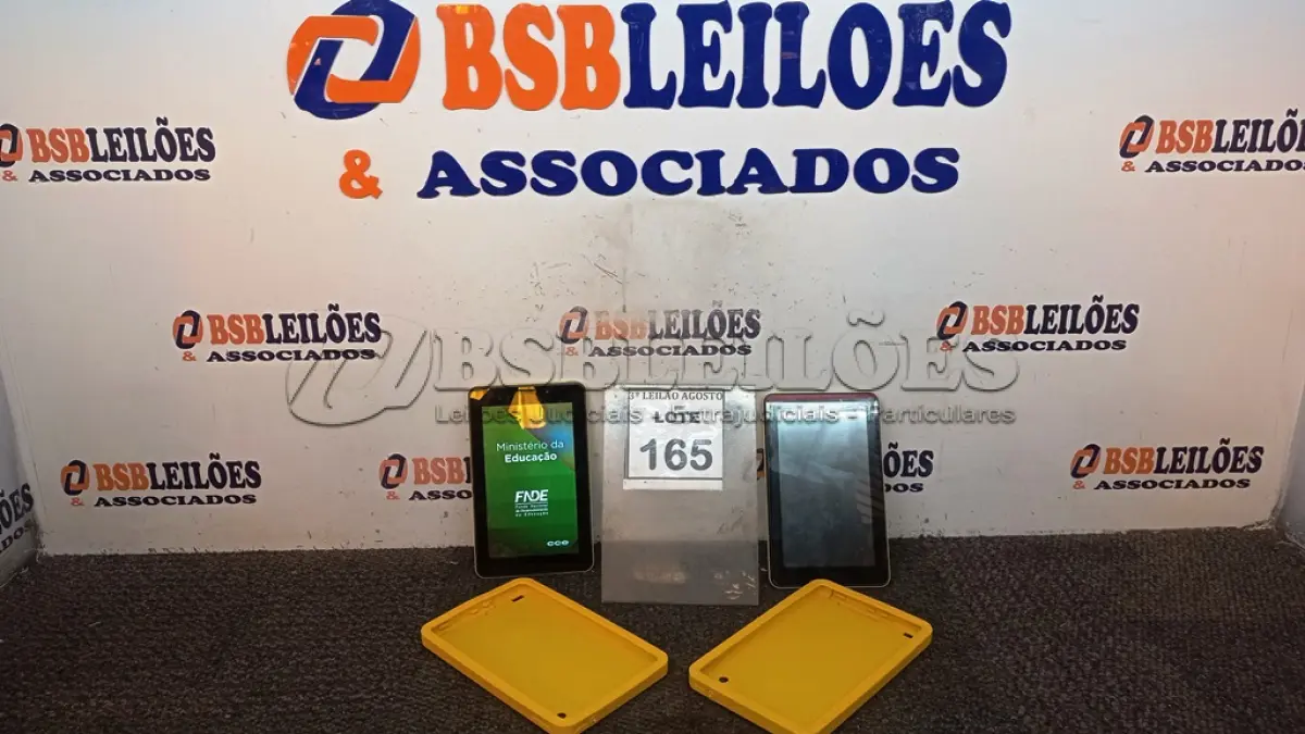 LOTE 165 - 02 TABLETS MARCA CCE. (NO ESTADO) ATENÇÃO! FAZER A VISITAÇÃO ANTES DE ARREMATAR, NÃO SABEMOS SE FUNCIONA, LEILÃO NÃO TEM GARANTIA E NEM DEVOLUÇÃO, SUJEITO A POSSÍVEIS AVARIAS VISÍVEIS/OCULTAS E/OU AUSÊNCIA DE COMPONENTES.