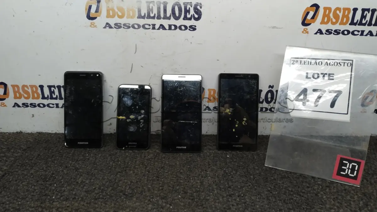 LOTE 477 - 05 SMARPHONES MARCA POSITIVO. (NO ESTADO) ATENÇÃO! FAZER A VISITAÇÃO ANTES DE ARREMATAR, NÃO SABEMOS SE FUNCIONA. LEILÃO NÃO TEM GARANTIA E NEM DEVOLUÇÃO, SUJEITO A POSSÍVEIS AVARIAS VISÍVEIS/OCULTAS E/OU AUSÊNCIA DE COMPONENTES.