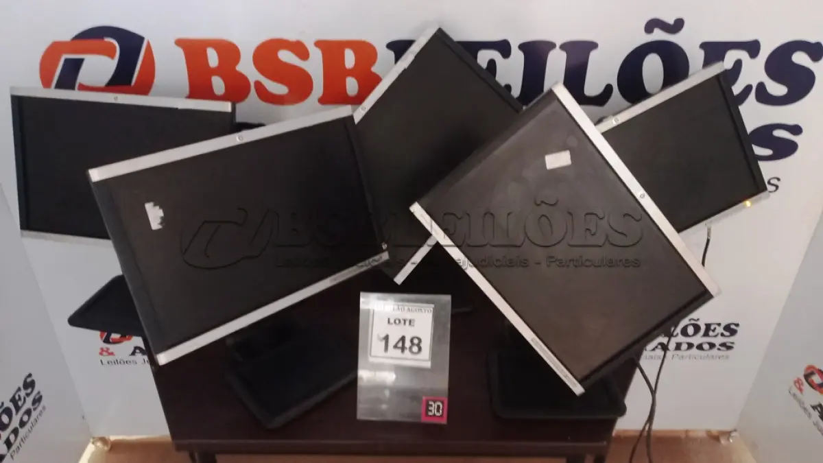 LOTE 148 - 05 MONITORES MARCA HP. (NO ESTADO) ATENÇÃO! FAZER A VISITAÇÃO ANTES DE ARREMATAR, NÃO SABEMOS SE FUNCIONA, LEILÃO NÃO TEM GARANTIA E NEM DEVOLUÇÃO, SUJEITO A POSSÍVEIS AVARIAS VISÍVEIS/OCULTAS E/OU AUSÊNCIA DE COMPONENTES.