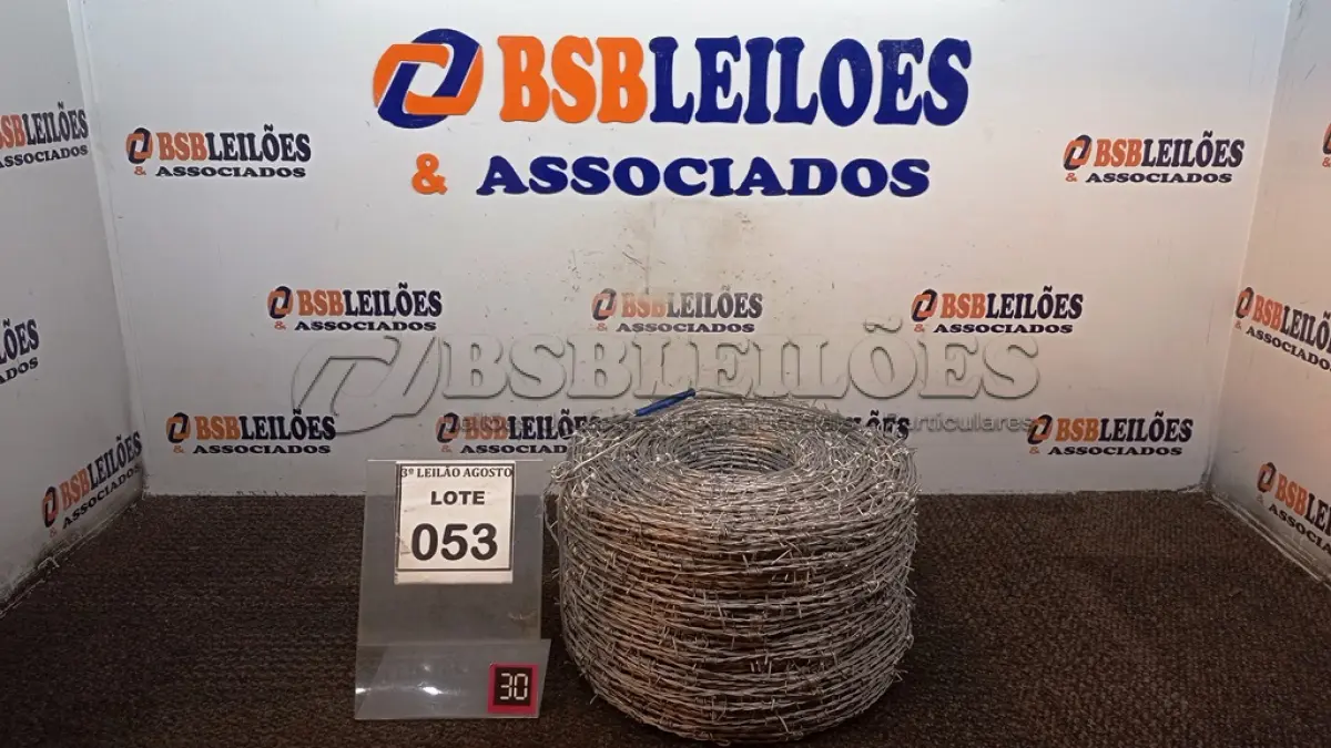 LOTE 053 - 01 ROLO DE ARAME FARPADO COM 500M. (NO ESTADO) ATENÇÃO! FAZER A VISITAÇÃO ANTES DE ARREMATAR, NÃO SABEMOS SE FUNCIONA, LEILÃO NÃO TEM GARANTIA E NEM DEVOLUÇÃO, SUJEITO A POSSÍVEIS AVARIAS VISÍVEIS/OCULTAS E/OU AUSÊNCIA DE COMPONENTES.
