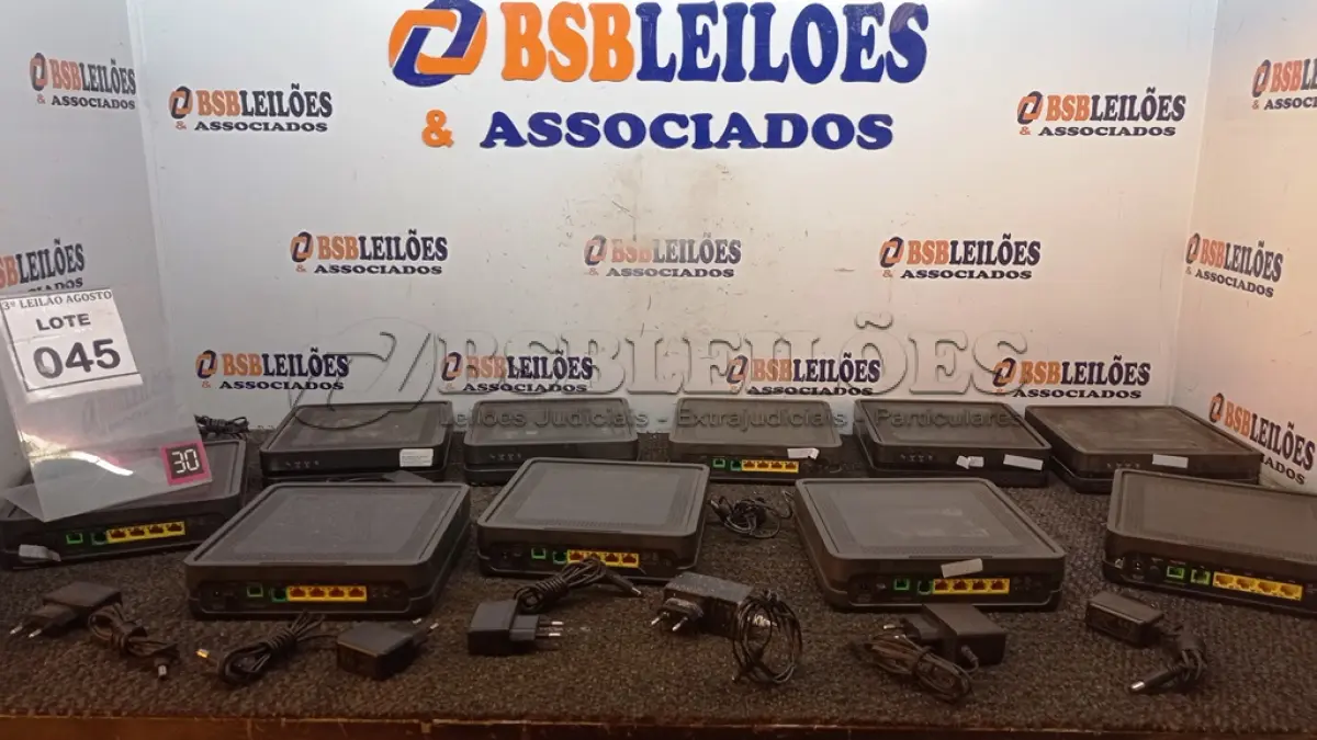 LOTE 045 - 10 APARELHOS ROTEADORES. (NO ESTADO) ATENÇÃO! FAZER A VISITAÇÃO ANTES DE ARREMATAR, NÃO SABEMOS SE FUNCIONA, LEILÃO NÃO TEM GARANTIA E NEM DEVOLUÇÃO, SUJEITO A POSSÍVEIS AVARIAS VISÍVEIS/OCULTAS E/OU AUSÊNCIA DE COMPONENTES.