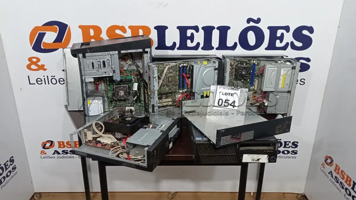 LOTE 054 - 05 CPU’S MARCAS E MODELOS DIVERSOS. (NO ESTADO) ATENÇÃO! FAZER A VISITAÇÃO ANTES DE ARREMATAR, NÃO SABEMOS SE FUNCIONA, LEILÃO NÃO TEM GARANTIA E NEM DEVOLUÇÃO, SUJEITO A POSSÍVEIS AVARIAS VISÍVEIS/OCULTAS E/OU AUSÊNCIA DE COMPONENTES.