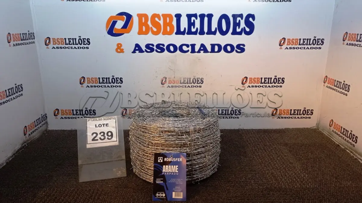 LOTE 239 - 01 ROLO DE ARAME FARPADO COM 500M. (NO ESTADO) ATENÇÃO! FAZER A VISITAÇÃO ANTES DE ARREMATAR, NÃO SABEMOS SE FUNCIONA, LEILÃO NÃO TEM GARANTIA E NEM DEVOLUÇÃO, SUJEITO A POSSÍVEIS AVARIAS VISÍVEIS/OCULTAS E/OU AUSÊNCIA DE COMPONENTES.