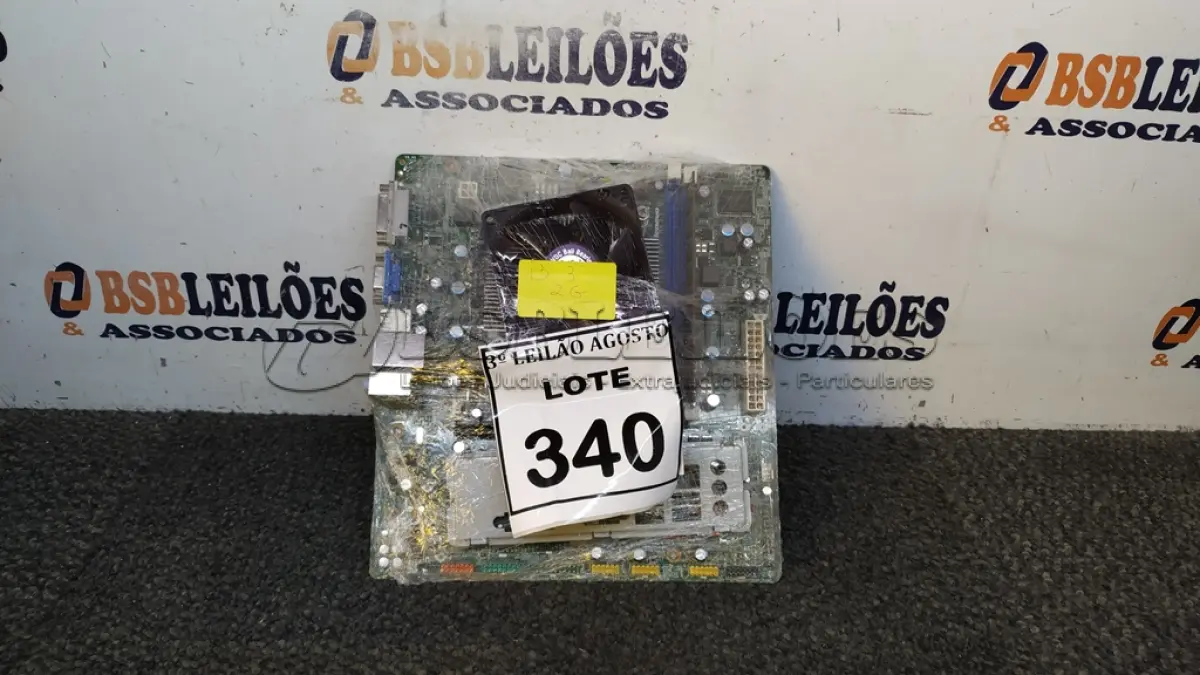LOTE 340 - 01 PLACA MÃE I3 3° GERAÇÃO 2G RAM. (NO ESTADO) ATENÇÃO! FAZER A VISITAÇÃO ANTES DE ARREMATAR, NÃO SABEMOS SE FUNCIONA, LEILÃO NÃO TEM GARANTIA E NEM DEVOLUÇÃO, SUJEITO A POSSÍVEIS AVARIAS VISÍVEIS/OCULTAS E/OU AUSÊNCIA DE COMPONENTES.