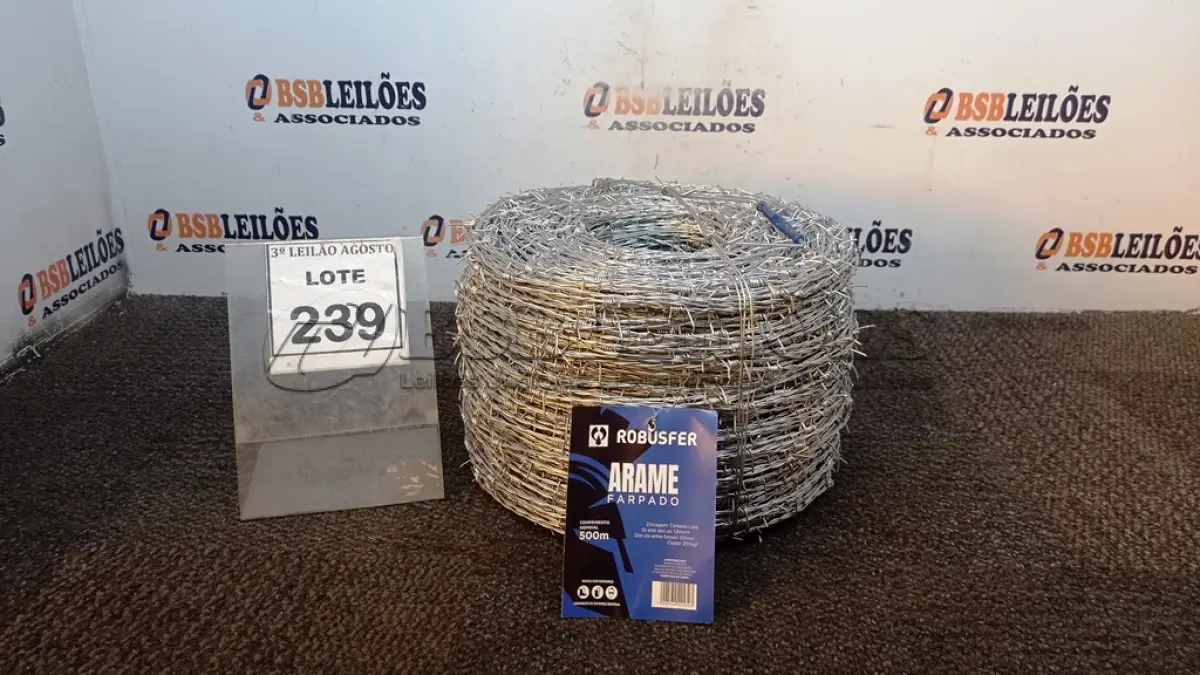 LOTE 239 - 01 ROLO DE ARAME FARPADO COM 500M. (NO ESTADO) ATENÇÃO! FAZER A VISITAÇÃO ANTES DE ARREMATAR, NÃO SABEMOS SE FUNCIONA, LEILÃO NÃO TEM GARANTIA E NEM DEVOLUÇÃO, SUJEITO A POSSÍVEIS AVARIAS VISÍVEIS/OCULTAS E/OU AUSÊNCIA DE COMPONENTES.