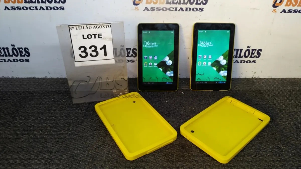 LOTE 331 - 02 TABLETS MARCA CCE. (NO ESTADO) ATENÇÃO! FAZER A VISITAÇÃO ANTES DE ARREMATAR, NÃO SABEMOS SE FUNCIONA, LEILÃO NÃO TEM GARANTIA E NEM DEVOLUÇÃO, SUJEITO A POSSÍVEIS AVARIAS VISÍVEIS/OCULTAS E/OU AUSÊNCIA DE COMPONENTES.