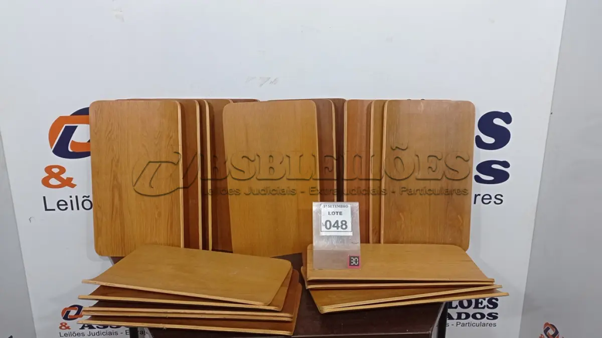 LOTE 048 - 20 PLACAS DE MADEIRA. (NO ESTADO) ATENÇÃO! FAZER A VISITAÇÃO ANTES DE ARREMATAR, NÃO SABEMOS SE FUNCIONA, LEILÃO NÃO TEM GARANTIA E NEM DEVOLUÇÃO, SUJEITO A POSSÍVEIS AVARIAS VISÍVEIS/OCULTAS E/OU AUSÊNCIA DE COMPONENTES.