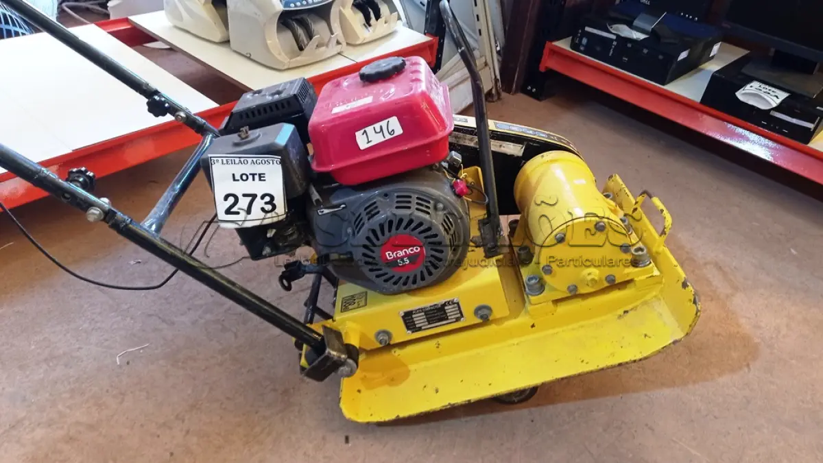 LOTE 273 - 01 COMPACTADORA DE SOLO MARCA BRANCO. (NO ESTADO) ATENÇÃO! FAZER A VISITAÇÃO ANTES DE ARREMATAR, NÃO SABEMOS SE FUNCIONA, LEILÃO NÃO TEM GARANTIA E NEM DEVOLUÇÃO, SUJEITO A POSSÍVEIS AVARIAS VISÍVEIS/OCULTAS E/OU AUSÊNCIA DE COMPONENTES.