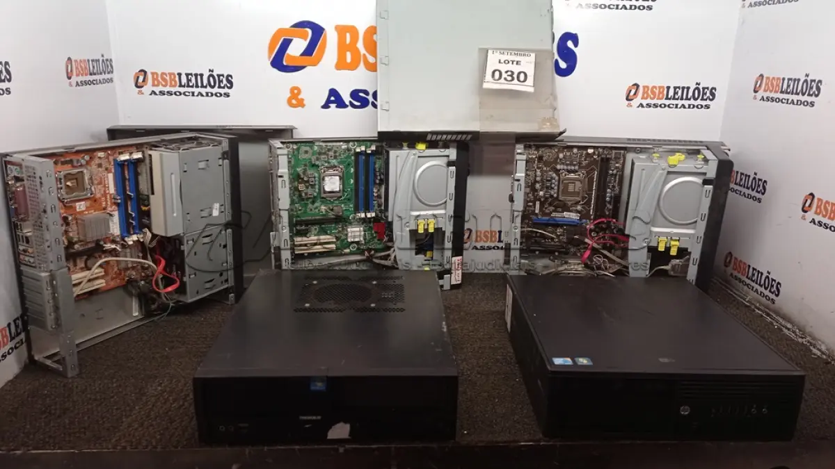 LOTE 030 - 05 CPU’S MARCAS E MODELOS DIVERSOS. (NO ESTADO) ATENÇÃO! FAZER A VISITAÇÃO ANTES DE ARREMATAR, NÃO SABEMOS SE FUNCIONA, LEILÃO NÃO TEM GARANTIA E NEM DEVOLUÇÃO, SUJEITO A POSSÍVEIS AVARIAS VISÍVEIS/OCULTAS E/OU AUSÊNCIA DE COMPONENTES.