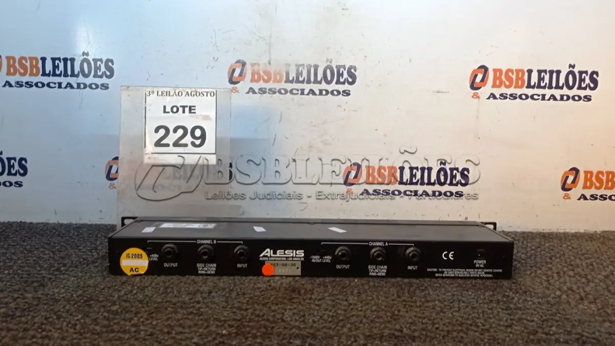LOTE 229 - 01 COMPRESSOR ALESIS 3630. (NO ESTADO) ATENÇÃO! FAZER A VISITAÇÃO ANTES DE ARREMATAR, NÃO SABEMOS SE FUNCIONA, LEILÃO NÃO TEM GARANTIA E NEM DEVOLUÇÃO, SUJEITO A POSSÍVEIS AVARIAS VISÍVEIS/OCULTAS E/OU AUSÊNCIA DE COMPONENTES.