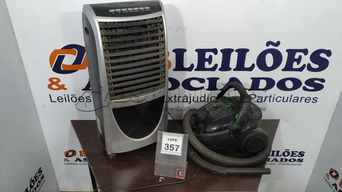 LOTE 357 - 01 UMIDIFICADOR MARCA MIDEA E 01 ASPIRADOR DE PÓ 110V ELECTROLUX. (NO ESTADO) ATENÇÃO! FAZER A VISITAÇÃO ANTES DE ARREMATAR, NÃO SABEMOS SE FUNCIONA, LEILÃO NÃO TEM GARANTIA E NEM DEVOLUÇÃO, SUJEITO A POSSÍVEIS AVARIAS VISÍVEIS/OCULTAS E/OU AUSÊNCIA DE COMPONENTES.