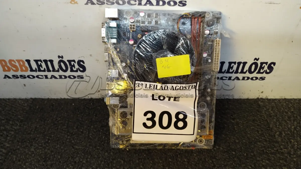 LOTE 308 - 01 PLACA MÃE I5 4° GERAÇÃO 4G RAM. (NO ESTADO) ATENÇÃO! FAZER A VISITAÇÃO ANTES DE ARREMATAR, NÃO SABEMOS SE FUNCIONA, LEILÃO NÃO TEM GARANTIA E NEM DEVOLUÇÃO, SUJEITO A POSSÍVEIS AVARIAS VISÍVEIS/OCULTAS E/OU AUSÊNCIA DE COMPONENTES.