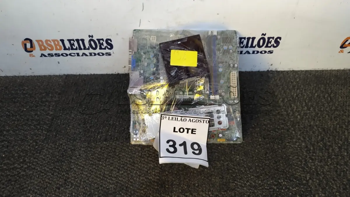 LOTE 319 - 01 PLACA MÃE I3 3° GERAÇÃO 2G RAM. (NO ESTADO) ATENÇÃO! FAZER A VISITAÇÃO ANTES DE ARREMATAR, NÃO SABEMOS SE FUNCIONA, LEILÃO NÃO TEM GARANTIA E NEM DEVOLUÇÃO, SUJEITO A POSSÍVEIS AVARIAS VISÍVEIS/OCULTAS E/OU AUSÊNCIA DE COMPONENTES.