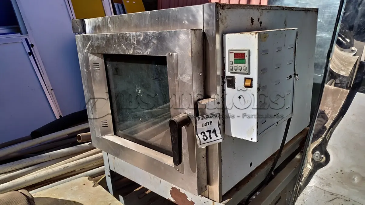 LOTE 371 - 01 FORNO INDUSTRIAL PARA PADARIA A GÁS. (NO ESTADO) ATENÇÃO! FAZER A VISITAÇÃO ANTES DE ARREMATAR, NÃO SABEMOS SE FUNCIONA, LEILÃO NÃO TEM GARANTIA E NEM DEVOLUÇÃO, SUJEITO A POSSÍVEIS AVARIAS VISÍVEIS/OCULTAS E/OU AUSÊNCIA DE COMPONENTES.