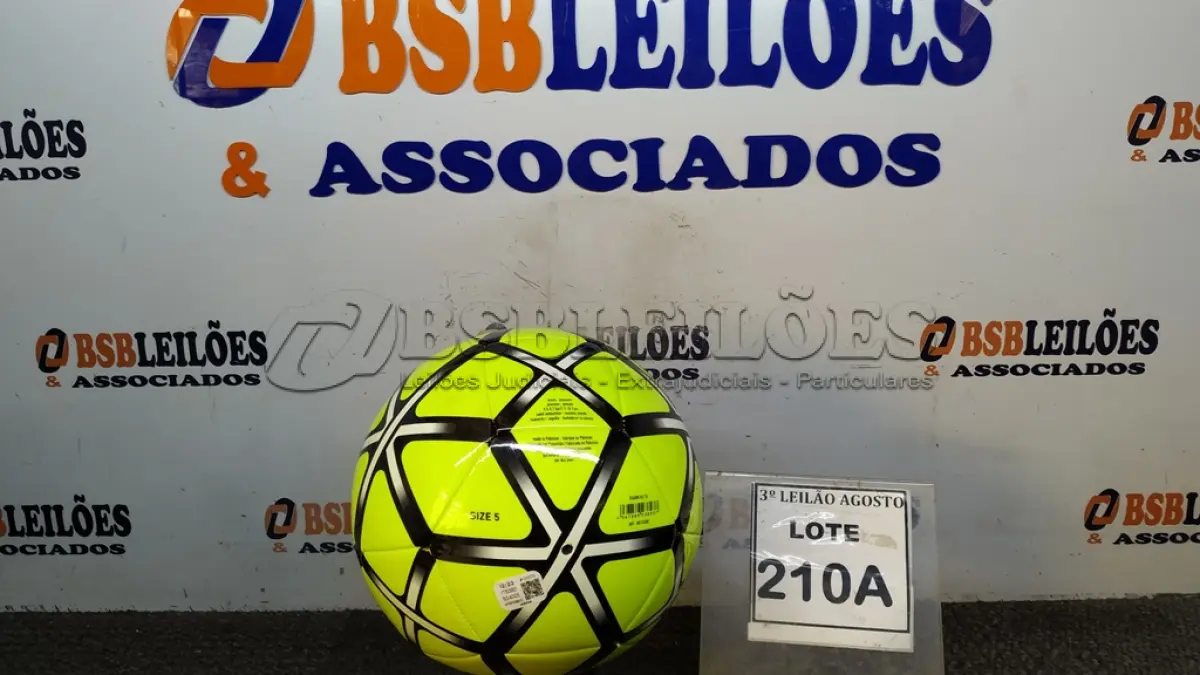 LOTE 210 - 01 BOLA DE FUTEBOL ORIGINAL MARCA ADIDAS. (NO ESTADO) ATENÇÃO! FAZER A VISITAÇÃO ANTES DE ARREMATAR, NÃO SABEMOS SE FUNCIONA, LEILÃO NÃO TEM GARANTIA E NEM DEVOLUÇÃO, SUJEITO A POSSÍVEIS AVARIAS VISÍVEIS/OCULTAS E/OU AUSÊNCIA DE COMPONENTES.