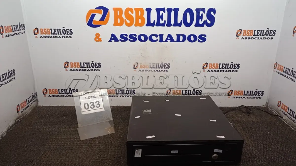 LOTE 033 - 01 GAVETA DE DINHEIRO. (NO ESTADO) ATENÇÃO! FAZER A VISITAÇÃO ANTES DE ARREMATAR, NÃO SABEMOS SE FUNCIONA, LEILÃO NÃO TEM GARANTIA E NEM DEVOLUÇÃO, SUJEITO A POSSÍVEIS AVARIAS VISÍVEIS/OCULTAS E/OU AUSÊNCIA DE COMPONENTES.