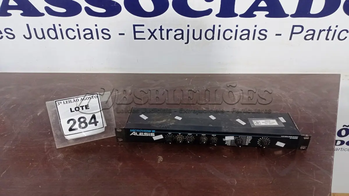 LOTE 284 - 01 MICROVERB 3 ALESIS. (NO ESTADO) ATENÇÃO! FAZER A VISITAÇÃO ANTES DE ARREMATAR, NÃO SABEMOS SE FUNCIONA, LEILÃO NÃO TEM GARANTIA E NEM DEVOLUÇÃO, SUJEITO A POSSÍVEIS AVARIAS VISÍVEIS/OCULTAS E/OU AUSÊNCIA DE COMPONENTES.