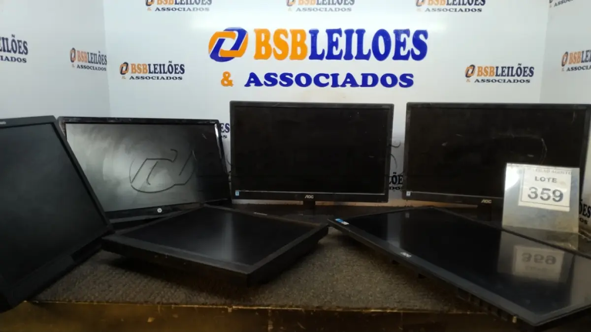 LOTE 359 - 06 MONITORES DE MARCAS E MODELOS DIVERSOS. (NO ESTADO) ATENÇÃO! FAZER A VISITAÇÃO ANTES DE ARREMATAR, NÃO SABEMOS SE FUNCIONA, LEILÃO NÃO TEM GARANTIA E NEM DEVOLUÇÃO, SUJEITO A POSSÍVEIS AVARIAS VISÍVEIS/OCULTAS E/OU AUSÊNCIA DE COMPONENTES.