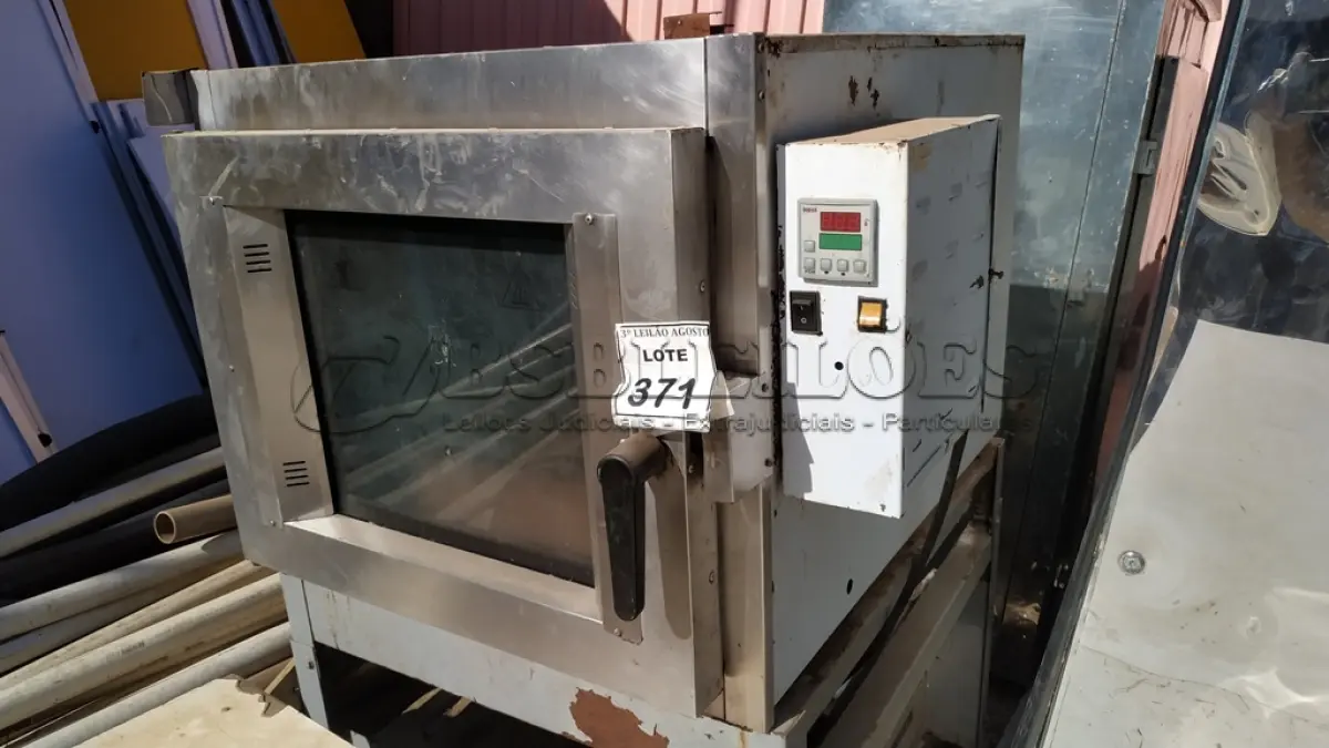 LOTE 371 - 01 FORNO INDUSTRIAL PARA PADARIA A GÁS. (NO ESTADO) ATENÇÃO! FAZER A VISITAÇÃO ANTES DE ARREMATAR, NÃO SABEMOS SE FUNCIONA, LEILÃO NÃO TEM GARANTIA E NEM DEVOLUÇÃO, SUJEITO A POSSÍVEIS AVARIAS VISÍVEIS/OCULTAS E/OU AUSÊNCIA DE COMPONENTES.