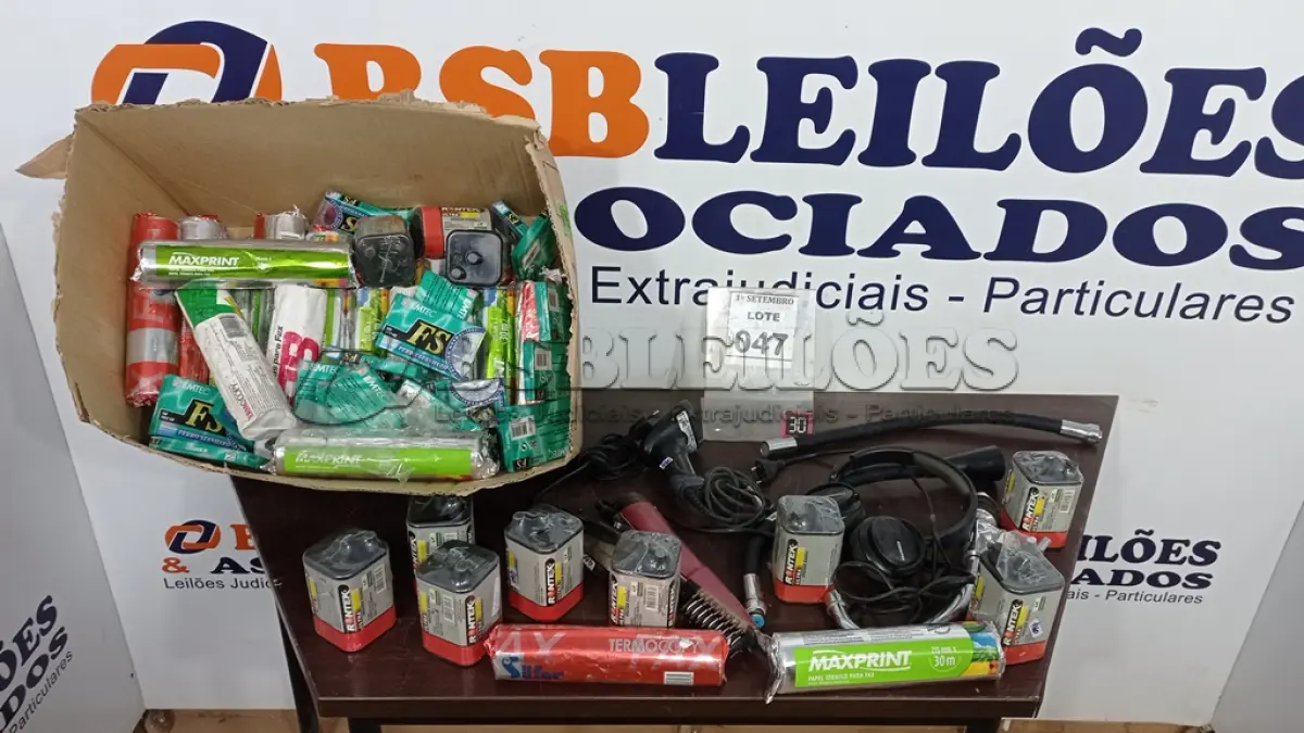 LOTE 047 - 01 LOTE COM GRANDE QUANTIDADE DE FITAS CASSETE, BATERIAS RONTEK, PAPEL TÉRMICO PARA FAX E ELETRÔNICOS DIVERSOS. (NO ESTADO) ATENÇÃO! FAZER A VISITAÇÃO ANTES DE ARREMATAR, NÃO SABEMOS SE FUNCIONA, LEILÃO NÃO TEM GARANTIA E NEM DEVOLUÇÃO, SUJEITO A POSSÍVEIS AVARIAS VISÍVEIS/OCULTAS E/OU AUSÊNCIA DE COMPONENTES.