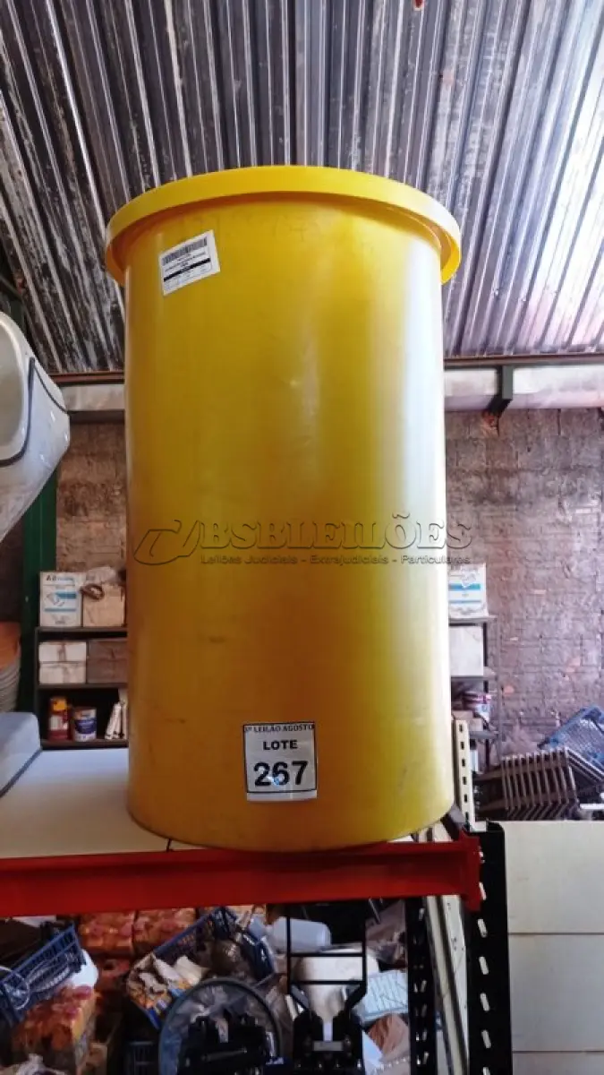 LOTE 267 - 01 LIXEIRA GRANDE REDONDA COM TAMPA. (NO ESTADO) ATENÇÃO! FAZER A VISITAÇÃO ANTES DE ARREMATAR, NÃO SABEMOS SE FUNCIONA, LEILÃO NÃO TEM GARANTIA E NEM DEVOLUÇÃO, SUJEITO A POSSÍVEIS AVARIAS VISÍVEIS/OCULTAS E/OU AUSÊNCIA DE COMPONENTES.