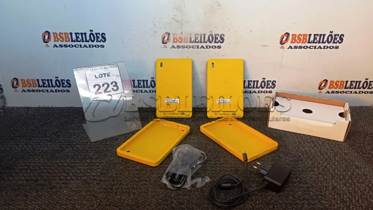 LOTE 223 - 02 TABLETS MARCA CCE COM FONTE. (NO ESTADO) ATENÇÃO! FAZER A VISITAÇÃO ANTES DE ARREMATAR, NÃO SABEMOS SE FUNCIONA, LEILÃO NÃO TEM GARANTIA E NEM DEVOLUÇÃO, SUJEITO A POSSÍVEIS AVARIAS VISÍVEIS/OCULTAS E/OU AUSÊNCIA DE COMPONENTES.