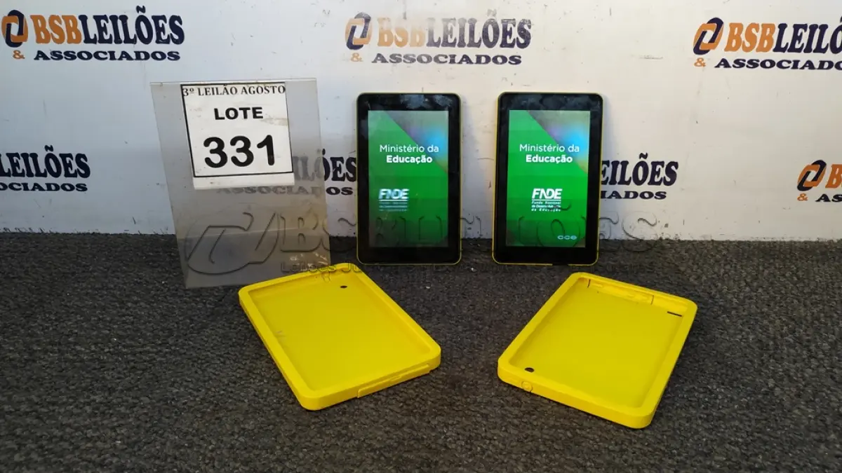 LOTE 331 - 02 TABLETS MARCA CCE. (NO ESTADO) ATENÇÃO! FAZER A VISITAÇÃO ANTES DE ARREMATAR, NÃO SABEMOS SE FUNCIONA, LEILÃO NÃO TEM GARANTIA E NEM DEVOLUÇÃO, SUJEITO A POSSÍVEIS AVARIAS VISÍVEIS/OCULTAS E/OU AUSÊNCIA DE COMPONENTES.