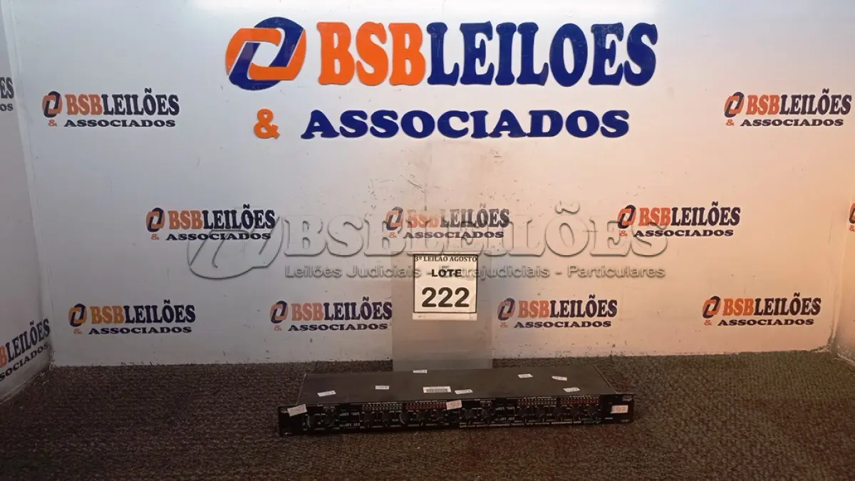 LOTE 222 - 01 COMPRESSOR ALESIS 3630. (NO ESTADO) ATENÇÃO! FAZER A VISITAÇÃO ANTES DE ARREMATAR, NÃO SABEMOS SE FUNCIONA, LEILÃO NÃO TEM GARANTIA E NEM DEVOLUÇÃO, SUJEITO A POSSÍVEIS AVARIAS VISÍVEIS/OCULTAS E/OU AUSÊNCIA DE COMPONENTES.