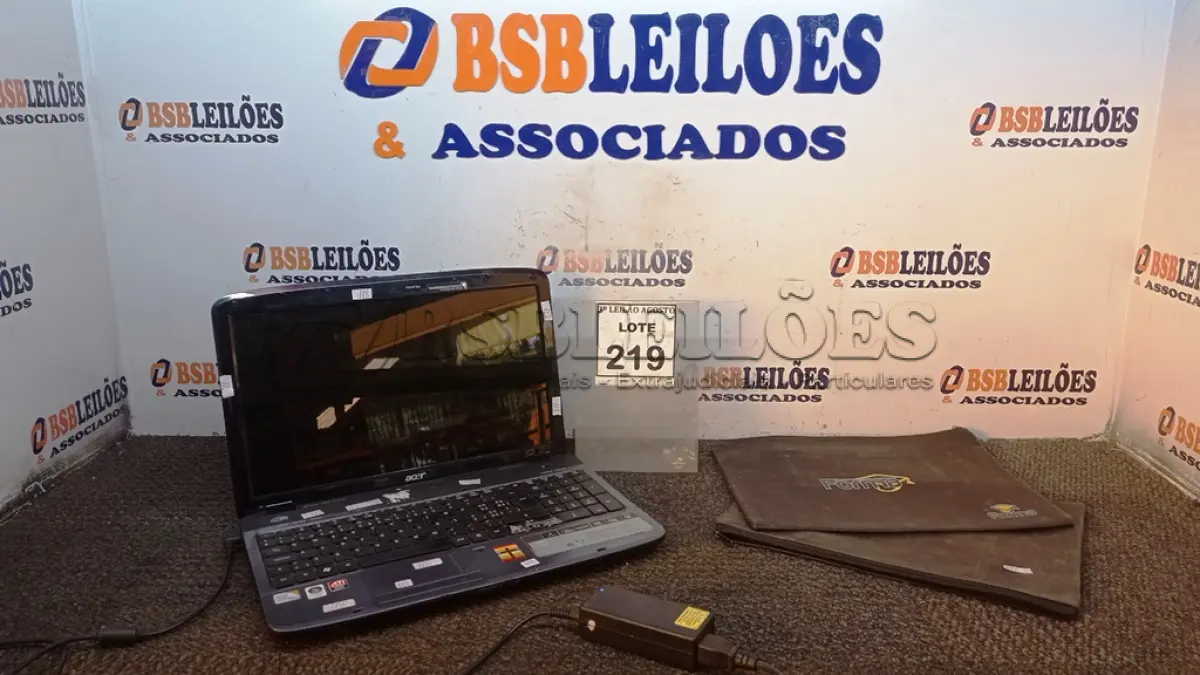 LOTE 219 - 01 NOTEBOOK MARCA ACER. (NO ESTADO) ATENÇÃO! FAZER A VISITAÇÃO ANTES DE ARREMATAR, NÃO SABEMOS SE FUNCIONA, LEILÃO NÃO TEM GARANTIA E NEM DEVOLUÇÃO, SUJEITO A POSSÍVEIS AVARIAS VISÍVEIS/OCULTAS E/OU AUSÊNCIA DE COMPONENTES.