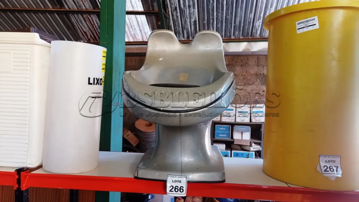 LOTE 266 - 01 LAVATÓRIO DE CABELO. (NO ESTADO) ATENÇÃO! FAZER A VISITAÇÃO ANTES DE ARREMATAR, NÃO SABEMOS SE FUNCIONA, LEILÃO NÃO TEM GARANTIA E NEM DEVOLUÇÃO, SUJEITO A POSSÍVEIS AVARIAS VISÍVEIS/OCULTAS E/OU AUSÊNCIA DE COMPONENTES.