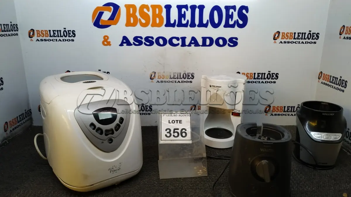 LOTE 356 - 01 PANIFICADORA ELÉTRICA, 02 BASES DE LIQUIDIFICADOR E 01 CAFETEIRA. (NO ESTADO) ATENÇÃO! FAZER A VISITAÇÃO ANTES DE ARREMATAR, NÃO SABEMOS SE FUNCIONA, LEILÃO NÃO TEM GARANTIA E NEM DEVOLUÇÃO, SUJEITO A POSSÍVEIS AVARIAS VISÍVEIS/OCULTAS E/OU AUSÊNCIA DE COMPONENTES.