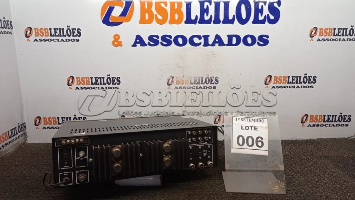 LOTE 006 - 01 AMPLIFICADOR DBR 312. (NO ESTADO) ATENÇÃO! FAZER A VISITAÇÃO ANTES DE ARREMATAR, NÃO SABEMOS SE FUNCIONA, LEILÃO NÃO TEM GARANTIA E NEM DEVOLUÇÃO, SUJEITO A POSSÍVEIS AVARIAS VISÍVEIS/OCULTAS E/OU AUSÊNCIA DE COMPONENTES.