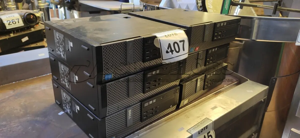 LOTE 407 - 06 CPUS MARCA DELL PARA RETIRADA DE PEÇAS. (NO ESTADO) ATENÇÃO! FAZER A VISITAÇÃO ANTES DE ARREMATAR, NÃO SABEMOS SE FUNCIONA, LEILÃO NÃO TEM GARANTIA E NEM DEVOLUÇÃO, SUJEITO A POSSÍVEIS AVARIAS VISÍVEIS/OCULTAS E/OU AUSÊNCIA DE COMPONENTES.