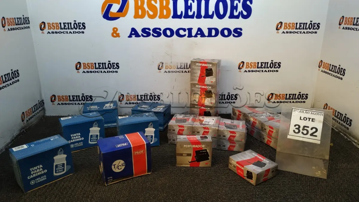 LOTE 352 - 20 CAIXAS DE PERFURADORES DE PAPEL E 06 CAIXAS DE TINTA PARA CARIMBO. (NO ESTADO) ATENÇÃO! FAZER A VISITAÇÃO ANTES DE ARREMATAR, NÃO SABEMOS SE FUNCIONA, LEILÃO NÃO TEM GARANTIA E NEM DEVOLUÇÃO, SUJEITO A POSSÍVEIS AVARIAS VISÍVEIS/OCULTAS E/OU AUSÊNCIA DE COMPONENTES.