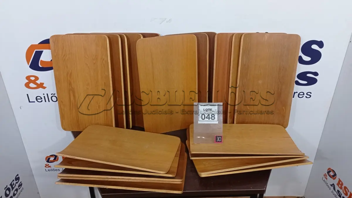 LOTE 048 - 20 PLACAS DE MADEIRA. (NO ESTADO) ATENÇÃO! FAZER A VISITAÇÃO ANTES DE ARREMATAR, NÃO SABEMOS SE FUNCIONA, LEILÃO NÃO TEM GARANTIA E NEM DEVOLUÇÃO, SUJEITO A POSSÍVEIS AVARIAS VISÍVEIS/OCULTAS E/OU AUSÊNCIA DE COMPONENTES.