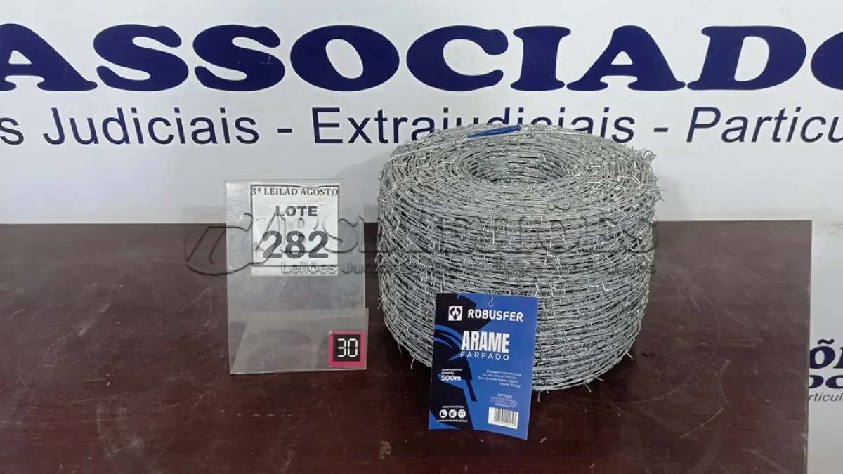 LOTE 282 - 01 ROLO DE ARAME FARPADO COM 500M. (NO ESTADO) ATENÇÃO! FAZER A VISITAÇÃO ANTES DE ARREMATAR, NÃO SABEMOS SE FUNCIONA, LEILÃO NÃO TEM GARANTIA E NEM DEVOLUÇÃO, SUJEITO A POSSÍVEIS AVARIAS VISÍVEIS/OCULTAS E/OU AUSÊNCIA DE COMPONENTES.