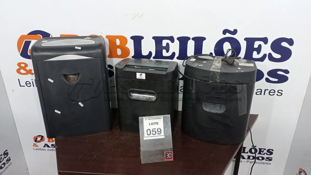 LOTE 059 - 03 FRAGMENTADORES DE PAPEL MARCAS E MODELOS DIVERSOS. (NO ESTADO) ATENÇÃO! FAZER A VISITAÇÃO ANTES DE ARREMATAR, NÃO SABEMOS SE FUNCIONA, LEILÃO NÃO TEM GARANTIA E NEM DEVOLUÇÃO, SUJEITO A POSSÍVEIS AVARIAS VISÍVEIS/OCULTAS E/OU AUSÊNCIA DE COMPONENTES.