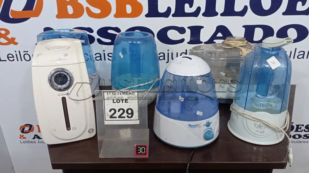 LOTE 229 - 06 UMIDIFICADORES DE AR. (NO ESTADO) ATENÇÃO! FAZER A VISITAÇÃO ANTES DE ARREMATAR, NÃO SABEMOS SE FUNCIONA, LEILÃO NÃO TEM GARANTIA E NEM DEVOLUÇÃO, SUJEITO A POSSÍVEIS AVARIAS VISÍVEIS/OCULTAS E/OU AUSÊNCIA DE COMPONENTES