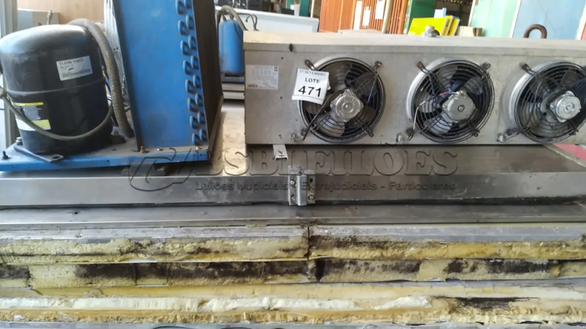LOTE 471 - 01 CÂMARA FRIA COM PLACAS DE POLIURETANO COM 01 CONDENSADORA E 01EVAPORADORA. (NO ESTADO) ATENÇÃO! FAZER A VISITAÇÃO ANTES DE ARREMATAR, NÃO SABEMOS SE FUNCIONA, LEILÃO NÃO TEM GARANTIA E NEM DEVOLUÇÃO, SUJEITO A POSSÍVEIS AVARIAS VISÍVEIS/OCULTAS E/OU AUSÊNCIA DE COMPONENTES.