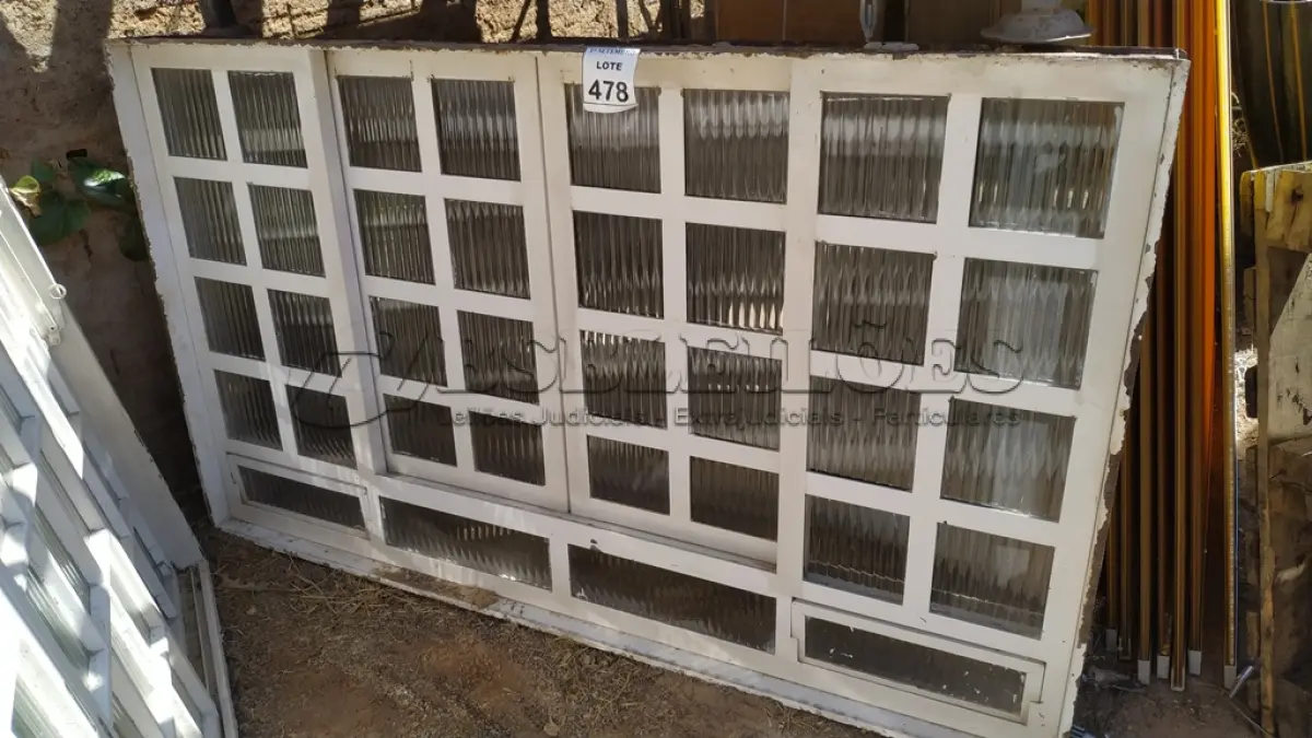 LOTE 478 - 01 JANELA DE FERRO COM VIDRO 1,97X1,18. (NO ESTADO) ATENÇÃO! FAZER A VISITAÇÃO ANTES DE ARREMATAR, NÃO SABEMOS SE FUNCIONA, LEILÃO NÃO TEM GARANTIA E NEM DEVOLUÇÃO, SUJEITO A POSSÍVEIS AVARIAS VISÍVEIS/OCULTAS E/OU AUSÊNCIA DE COMPONENTES.
