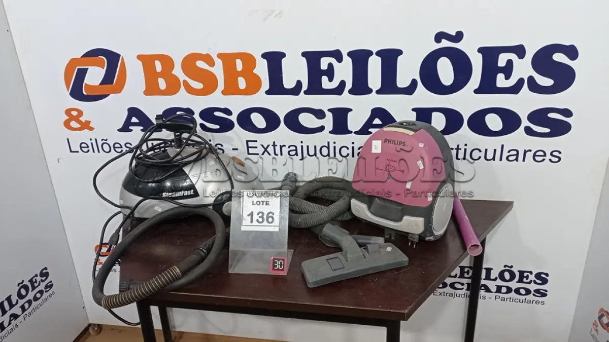 LOTE 136 - 02 ASPIRADORES (NO ESTADO) ATENÇÃO! FAZER A VISITAÇÃO ANTES DE ARREMATAR, NÃO SABEMOS SE FUNCIONA, LEILÃO NÃO TEM GARANTIA E NEM DEVOLUÇÃO, SUJEITO A POSSÍVEIS AVARIAS VISÍVEIS/OCULTAS E/OU AUSÊNCIA DE COMPONENTES.