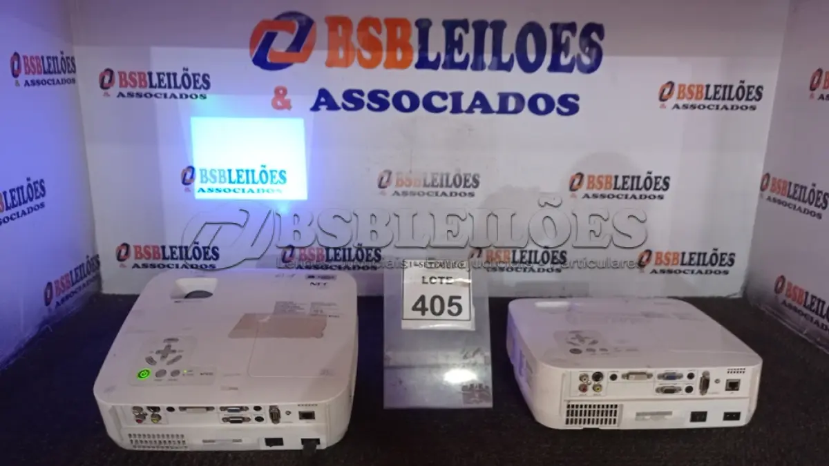 LOTE 405 - 02 PROJETORES MARCA NEC. (NO ESTADO) ATENÇÃO! FAZER A VISITAÇÃO ANTES DE ARREMATAR, NÃO SABEMOS SE FUNCIONA, LEILÃO NÃO TEM GARANTIA E NEM DEVOLUÇÃO, SUJEITO A POSSÍVEIS AVARIAS VISÍVEIS/OCULTAS E/OU AUSÊNCIA DE COMPONENTES.