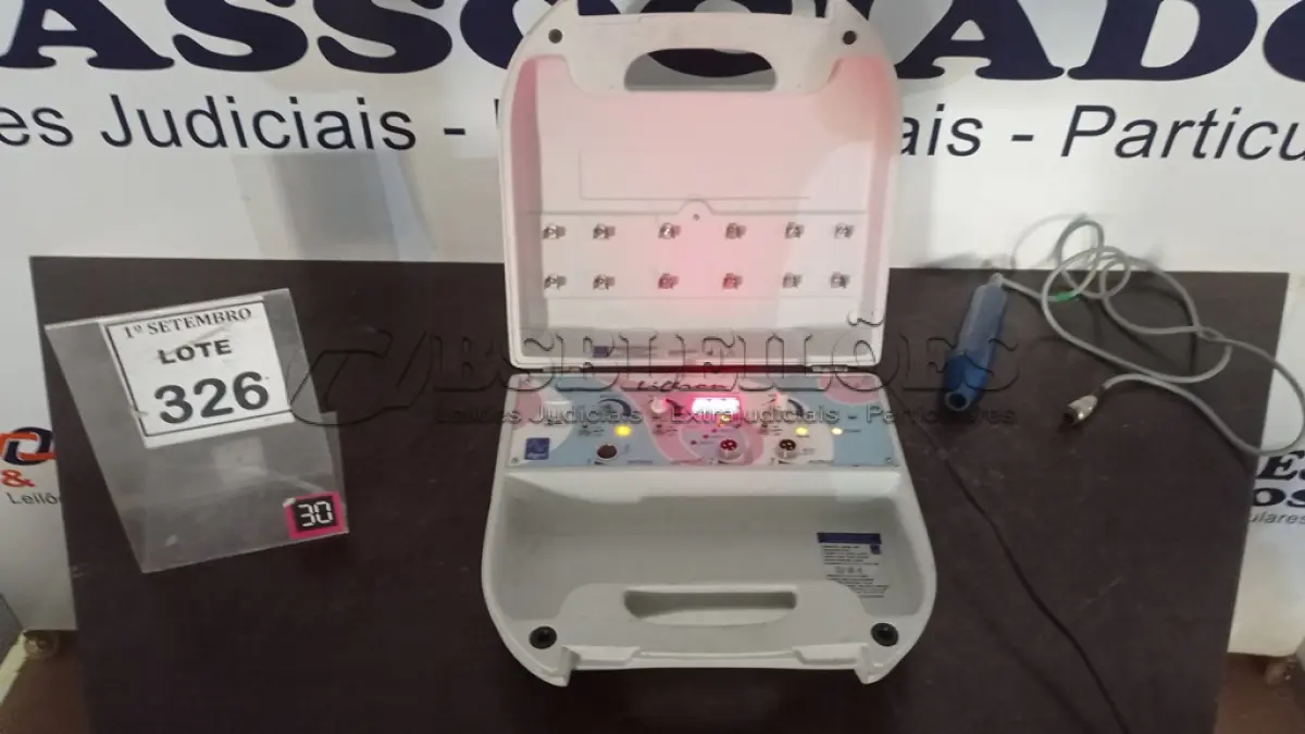 LOTE 326 - 01 EQUIPAMENTO DE TRATAMENTOS ESTÉTICOS FACIAIS MARCA DGM MODELO LIFTRON. (NO ESTADO) ATENÇÃO! FAZER A VISITAÇÃO ANTES DE ARREMATAR, NÃO SABEMOS SE FUNCIONA, LEILÃO NÃO TEM GARANTIA E NEM DEVOLUÇÃO, SUJEITO A POSSÍVEIS AVARIAS VISÍVEIS/OCULTAS E/OU AUSÊNCIA DE COMPONENTES.