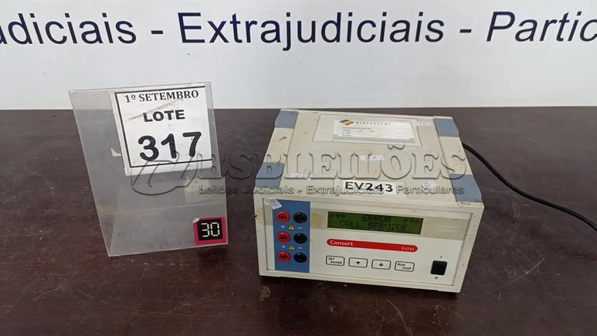 LOTE 317 - 01 APARELHO DE ELETROFORESE. (NO ESTADO) ATENÇÃO! FAZER A VISITAÇÃO ANTES DE ARREMATAR, NÃO SABEMOS SE FUNCIONA, LEILÃO NÃO TEM GARANTIA E NEM DEVOLUÇÃO, SUJEITO A POSSÍVEIS AVARIAS VISÍVEIS/OCULTAS E/OU AUSÊNCIA DE COMPONENTES.