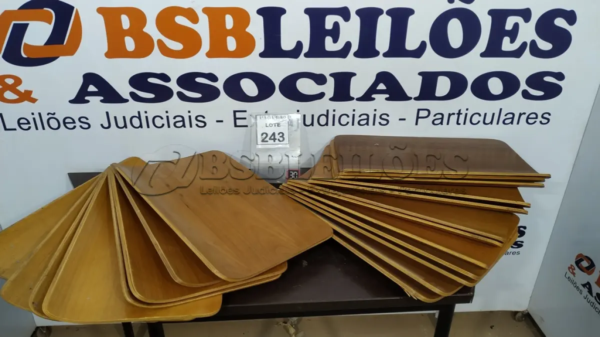 LOTE 243 - 20 PLACAS DE MADEIRA. (NO ESTADO) ATENÇÃO! FAZER A VISITAÇÃO ANTES DE ARREMATAR, NÃO SABEMOS SE FUNCIONA, LEILÃO NÃO TEM GARANTIA E NEM DEVOLUÇÃO, SUJEITO A POSSÍVEIS AVARIAS VISÍVEIS/OCULTAS E/OU AUSÊNCIA DE COMPONENTES.