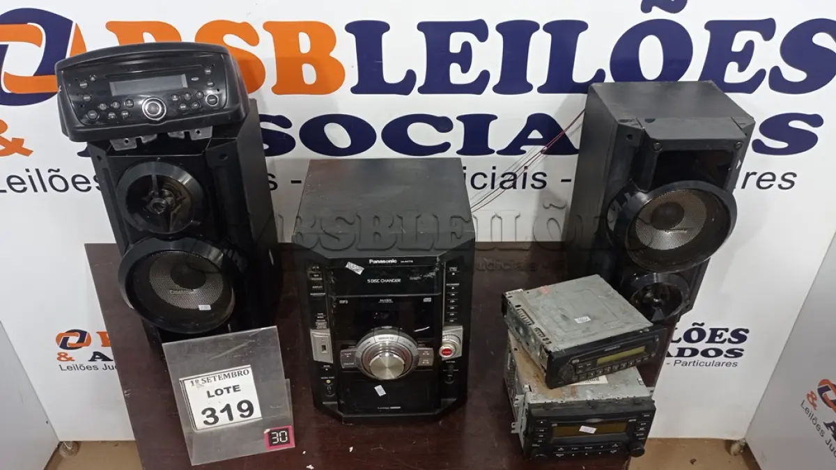 LOTE 319 - 01 APARELHO DE SOM MARCA PANASONIC MODELOSA-AK770 E 03 APARELHOS DE SOM AUTOMOTIVO. (NO ESTADO) ATENÇÃO! FAZER A VISITAÇÃO ANTES DE ARREMATAR, NÃO SABEMOS SE FUNCIONA, LEILÃO NÃO TEM GARANTIA E NEM DEVOLUÇÃO, SUJEITO A POSSÍVEIS AVARIAS VISÍVEIS/OCULTAS E/OU AUSÊNCIA DE COMPONENTES.