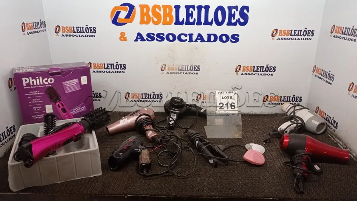 LOTE 216 - 05 SECADORES DE CABELO, 01 ESCOVA ELÉTRICA E 01 CHAPINHA DE CABELO. (NO ESTADO) ATENÇÃO! FAZER A VISITAÇÃO ANTES DE ARREMATAR, NÃO SABEMOS SE FUNCIONA, LEILÃO NÃO TEM GARANTIA E NEM DEVOLUÇÃO, SUJEITO A POSSÍVEIS AVARIAS VISÍVEIS/OCULTAS E/OU AUSÊNCIA DE COMPONENTES. (NO ESTADO) ATENÇÃO! FAZER A VISITAÇÃO ANTES DE ARREMATAR, NÃO SABEMOS SE FUNCIONA, LEILÃO NÃO TEM GARANTIA E NEM DEVOLUÇÃO, SUJEITO A POSSÍVEIS AVARIAS VISÍVEIS/OCULTAS E/OU AUSÊNCIA DE COMPONENTES