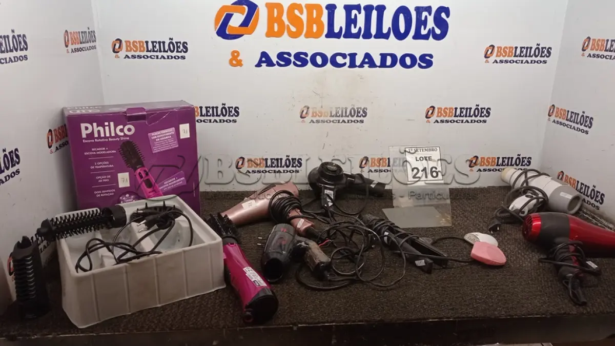 LOTE 216 - 05 SECADORES DE CABELO, 01 ESCOVA ELÉTRICA E 01 CHAPINHA DE CABELO. (NO ESTADO) ATENÇÃO! FAZER A VISITAÇÃO ANTES DE ARREMATAR, NÃO SABEMOS SE FUNCIONA, LEILÃO NÃO TEM GARANTIA E NEM DEVOLUÇÃO, SUJEITO A POSSÍVEIS AVARIAS VISÍVEIS/OCULTAS E/OU AUSÊNCIA DE COMPONENTES. (NO ESTADO) ATENÇÃO! FAZER A VISITAÇÃO ANTES DE ARREMATAR, NÃO SABEMOS SE FUNCIONA, LEILÃO NÃO TEM GARANTIA E NEM DEVOLUÇÃO, SUJEITO A POSSÍVEIS AVARIAS VISÍVEIS/OCULTAS E/OU AUSÊNCIA DE COMPONENTES
