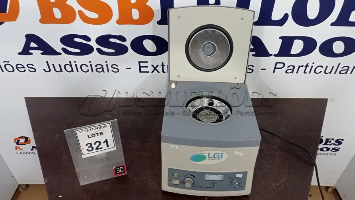 LOTE 321 - 01 CENTRIFUGA DE LABORATÓRIO MARCA LGI. (NO ESTADO) ATENÇÃO! FAZER A VISITAÇÃO ANTES DE ARREMATAR, NÃO SABEMOS SE FUNCIONA, LEILÃO NÃO TEM GARANTIA E NEM DEVOLUÇÃO, SUJEITO A POSSÍVEIS AVARIAS VISÍVEIS/OCULTAS E/OU AUSÊNCIA DE COMPONENTES.