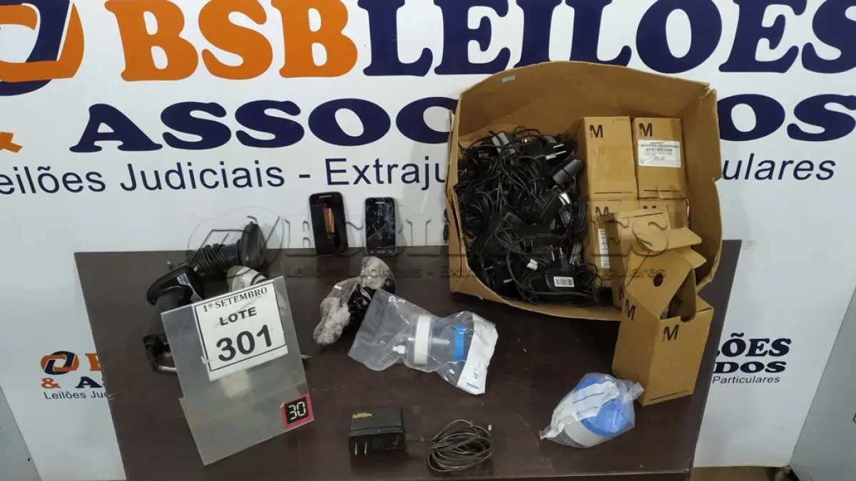 LOTE 301 - 06 FILTROS PARA RESPIRADOR DE TANQUE DE ÁGUA, 03 CELULARES MODELOS ANTIGOS MARCAS DIVERSAS E VÁRIOS LEITORES DE CÓDIGOS DE BARRA. (NO ESTADO) ATENÇÃO! FAZER A VISITAÇÃO ANTES DE ARREMATAR, NÃO SABEMOS SE FUNCIONA, LEILÃO NÃO TEM GARANTIA E NEM DEVOLUÇÃO, SUJEITO A POSSÍVEIS AVARIAS VISÍVEIS/OCULTAS E/OU AUSÊNCIA DE COMPONENTES.